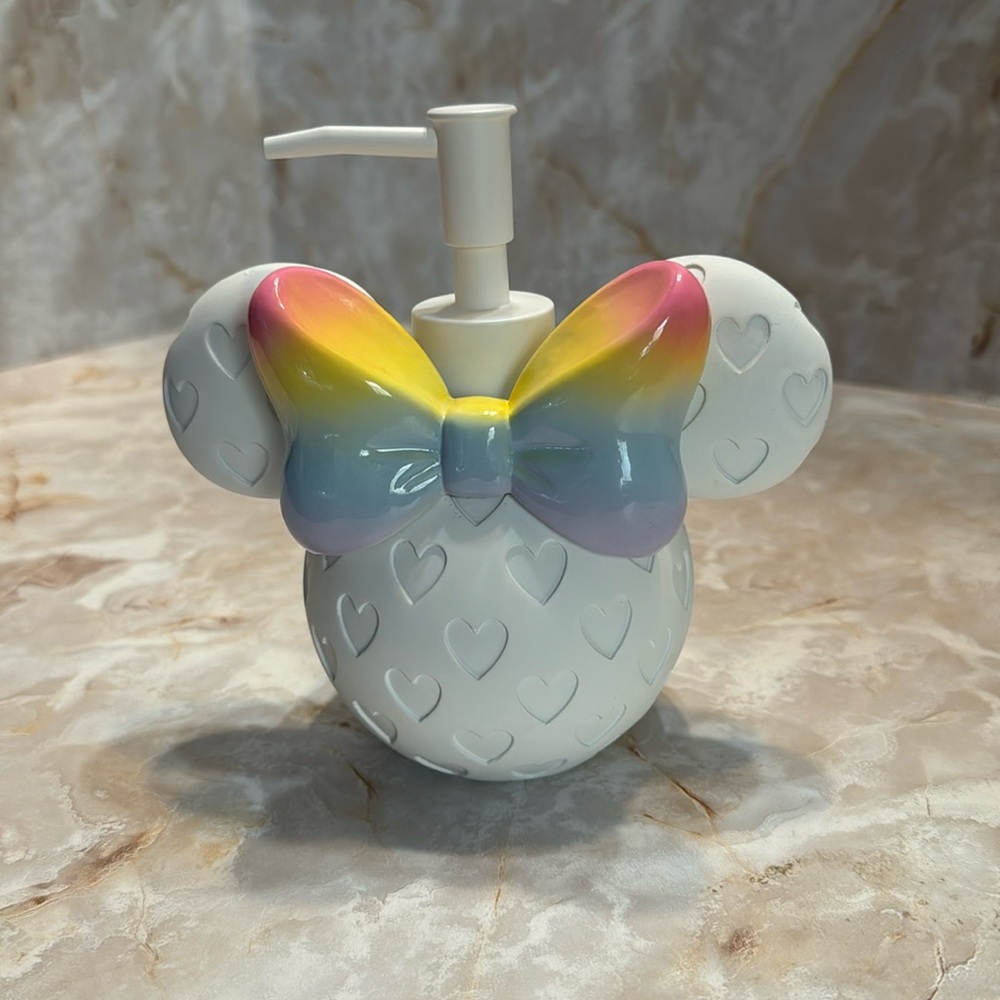 COPY - Disney: Minnie Mouse lotion/ soap dispenser